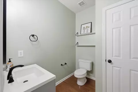 Bath - 302 Lakewind Dr, Moncks Corner, SC 29461 photo 1 of 4