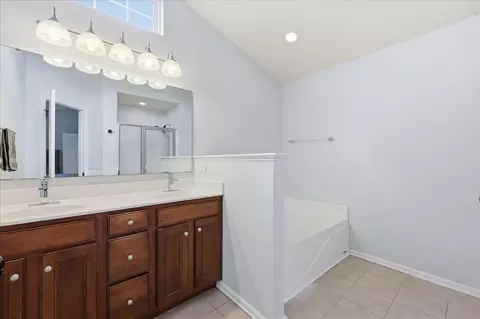 Bath - 302 Lakewind Dr, Moncks Corner, SC 29461 photo 3 of 4