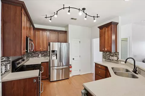 Kitchen - 302 Lakewind Dr, Moncks Corner, SC 29461 photo 2 of 3