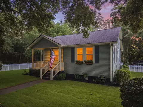 1 10th Ave, Charleston, SC 29403