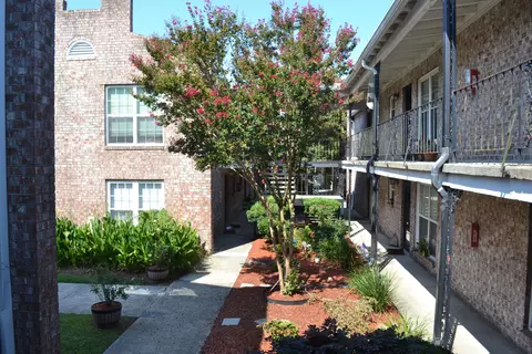867 S Colony Dr #F-117, Charleston, SC 29407