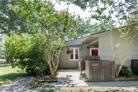 101 Ventura Pl, Mount Pleasant, SC 29464