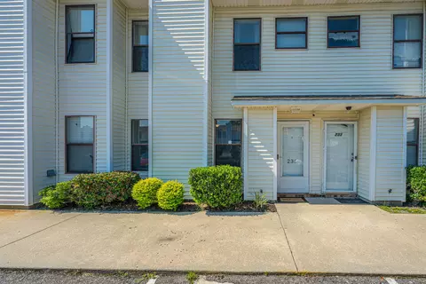 235 Pine Shadow Dr, Goose Creek, SC 29445