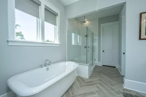 Bath - 3640 Tidal Flat Cir, Mount Pleasant, SC 29466 photo 3 of 8
