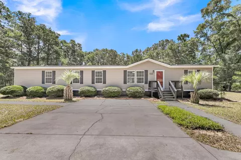 5215 Maybank Hwy, Wadmalaw Island, SC 29487