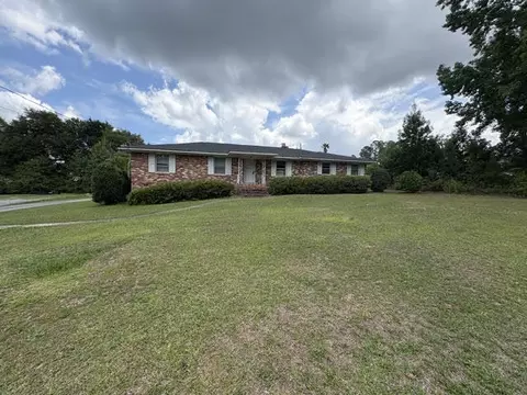 2079 Pinebrook St, Orangeburg, SC 29118