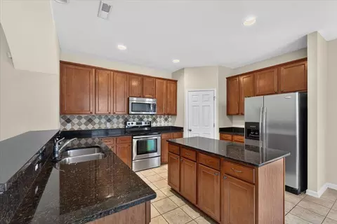 Kitchen - 289 Oglethorpe Cir, Moncks Corner, SC 29461 photo 3 of 5