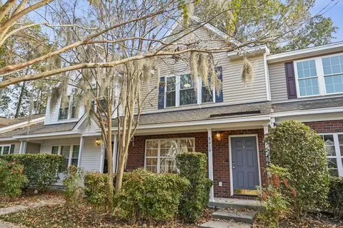 8010 Shadow Oak Dr, North Charleston, SC 29406