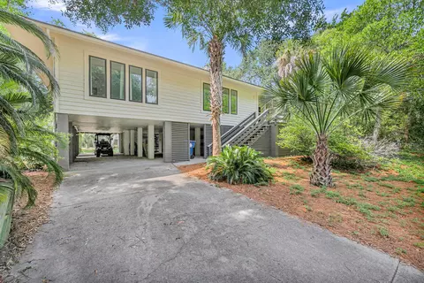 25 Sand Dollar Dr, Isle Of Palms, SC 29451