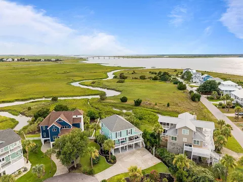 4 Teal Ct, Saint Helena Island, SC 29920