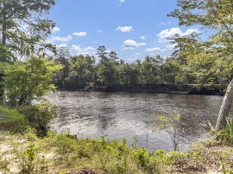 287 Happiness Ln, Ridgeville, SC 29472