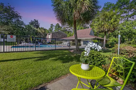 809 Andrea Ln, Hanahan, SC 29410