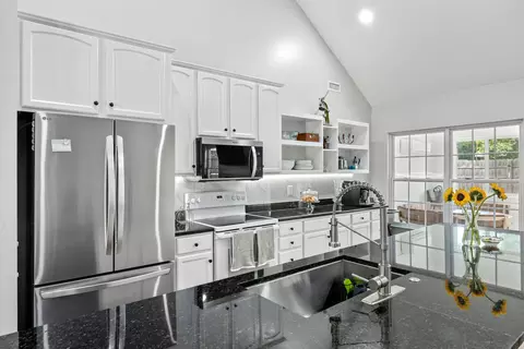 Kitchen - 1117 Langdoc St, Moncks Corner, SC 29461 photo 4 of 6