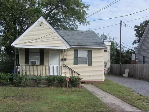 3545 Admiral Dr, North Charleston, SC 29405