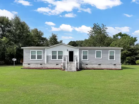 6204 Badham Dr, Reevesville, SC 29471