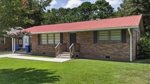 1450 N Sherwood Dr, Charleston, SC 29407