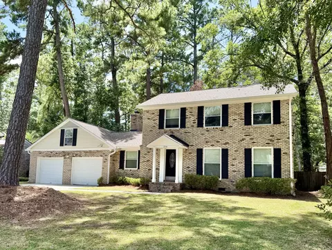 216 Runnymede Ln, Summerville, SC 29485