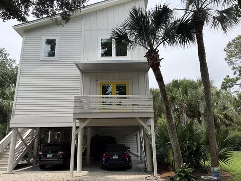 508 E Huron Ave, Folly Beach, SC 29439
