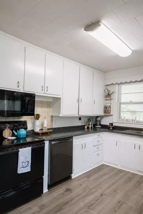 Kitchen - 476 N Railroad Ave, Brunson, SC 29911 photo 1 of 3
