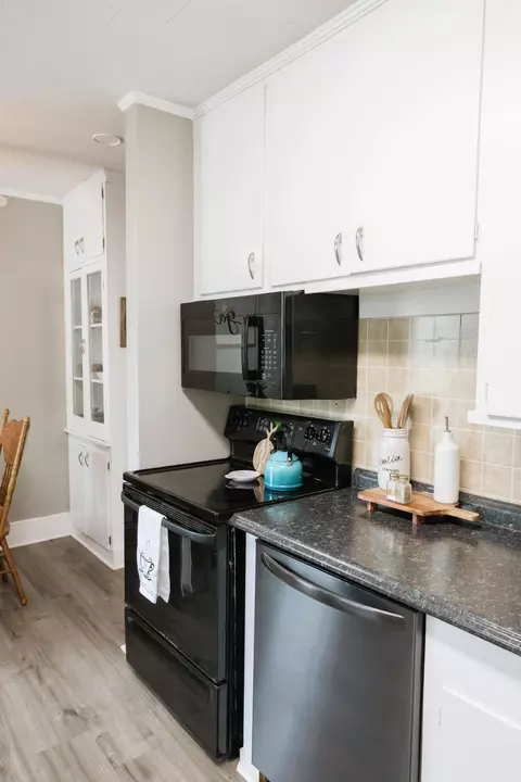 Kitchen - 476 N Railroad Ave, Brunson, SC 29911 photo 3 of 3