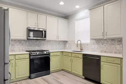 Kitchen - 243 Oglethorpe Cir, Moncks Corner, SC 29461 photo 2 of 4