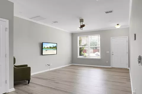 Living - 243 Oglethorpe Cir, Moncks Corner, SC 29461 photo 2 of 3