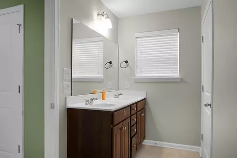 Bath - 243 Oglethorpe Cir, Moncks Corner, SC 29461 photo 4 of 5