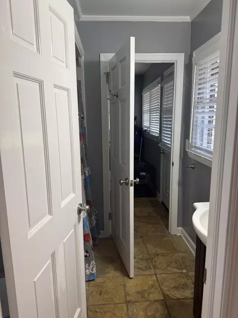 Entry Way - 605 W Pulaski Dr, Hampton, SC 29924 photo 1 of 4