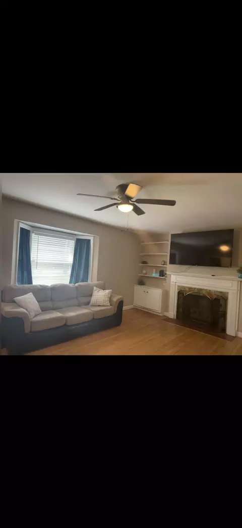 Living - 605 W Pulaski Dr, Hampton, SC 29924 photo 1 of 3