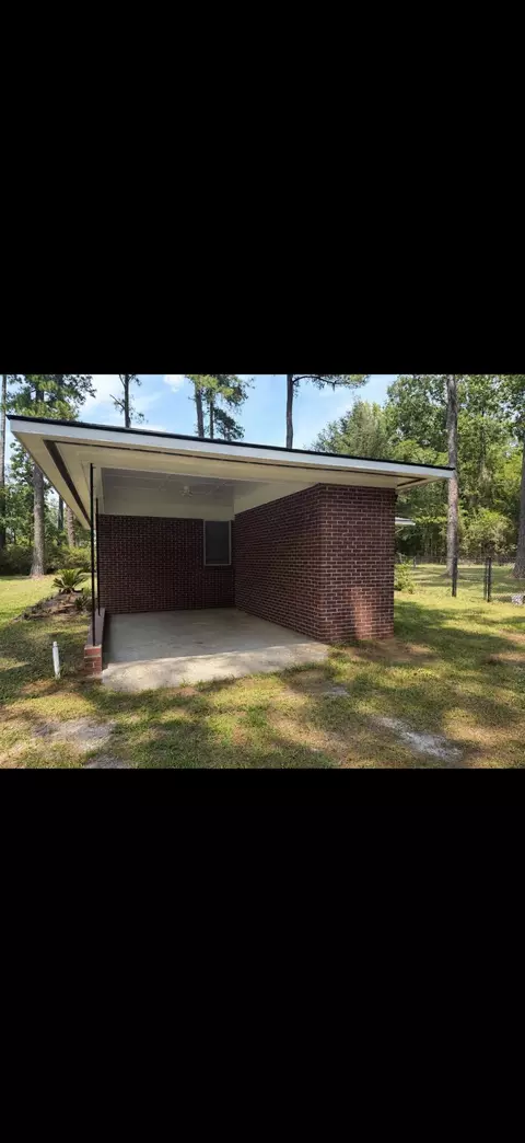 Exterior - 605 W Pulaski Dr, Hampton, SC 29924 photo 3 of 4