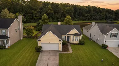 1433 Coopers Hawk Dr, Hanahan, SC 29410