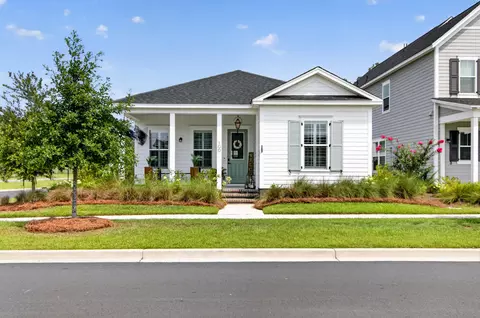 100 Crimson St, Summerville, SC 29486
