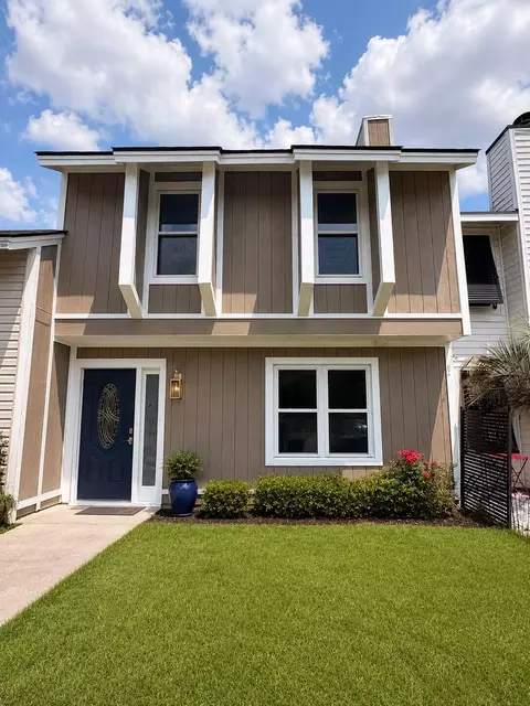 11 Hunters Ct, Goose Creek, SC 29445