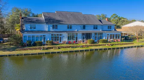 205 Woodlake Dr, Summerville, SC 29485