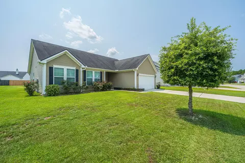 2017 Bridlewood Farms Pkwy, Ridgeville, SC 29472