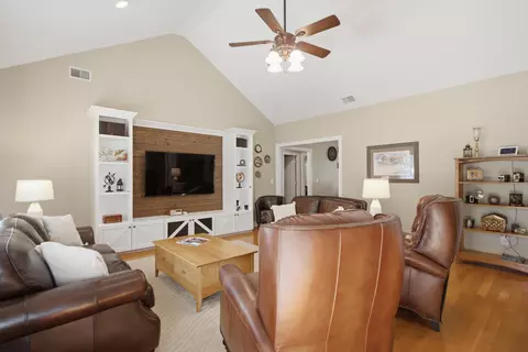 Living - 409 Sandy Dr, Moncks Corner, SC 29461 photo 2 of 2