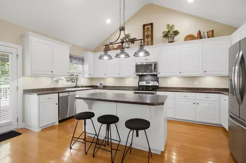 Kitchen - 409 Sandy Dr, Moncks Corner, SC 29461 photo 4 of 7