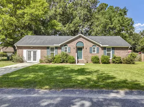 102 Mary Ann Dr, Summerville, SC 29483