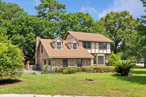 8113 Waltham Rd, North Charleston, SC 29406