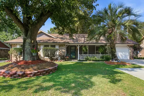 8133 N Ridgebrook Dr, North Charleston, SC 29420