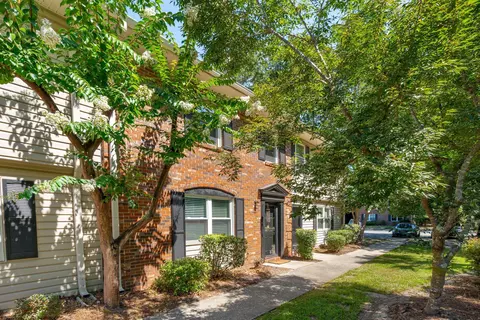 415 Parkdale Dr #8E, Charleston, SC 29414