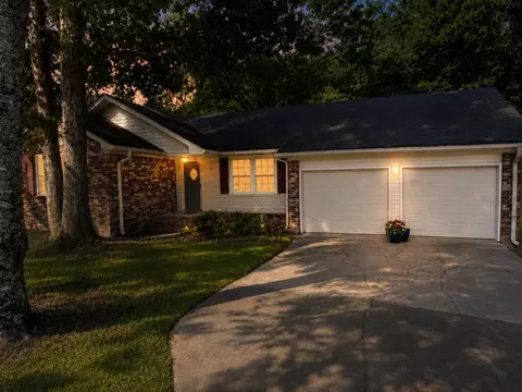 412 Red Fox Run, Summerville, SC 29485