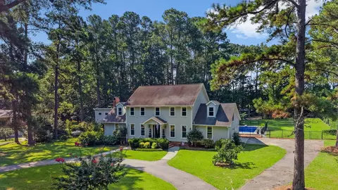 407 Huntington Rd, Summerville, SC 29483
