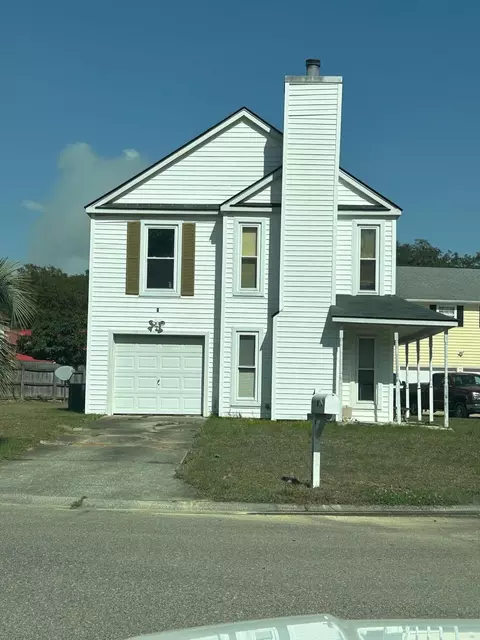 2 Manor Blvd, Hanahan, SC 29410