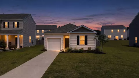 150 Cloverleaf St, Summerville, SC 29483