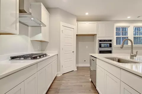 Kitchen - 100 Creek Pointe Dr, Moncks Corner, SC 29461 photo 2 of 3
