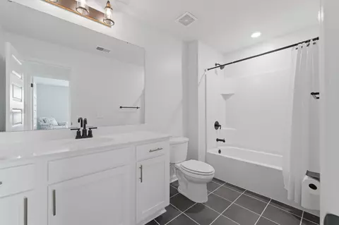 Bath - 230 Cypress Plantation Rd, Moncks Corner, SC 29461 photo 2 of 4