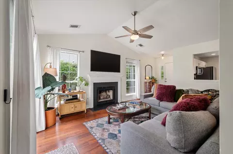 573 Antebellum Ln, Mount Pleasant, SC 29464