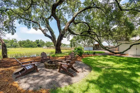 1670 Hunley Ave, Charleston, SC 29412