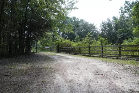 189 Indian Oaks Ln, Cottageville, SC 29435